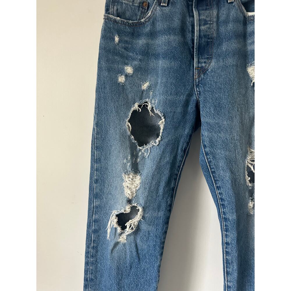 Levi's 501 Distressed Jeans size 28 x 26 - Picture 6 of 10